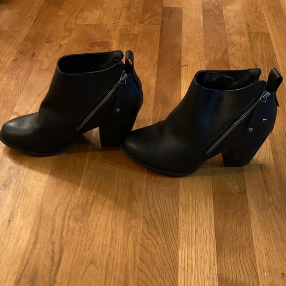 Torrid Black and White Apparel - Picture 3 of 5